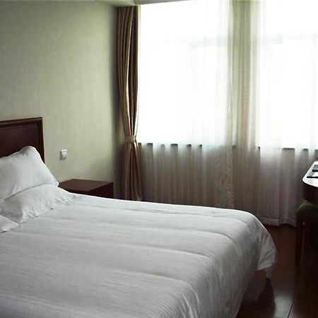 Greentree Inn Shanghai Songjiang University City New Songjiang Road Express Hotel מראה חיצוני תמונה