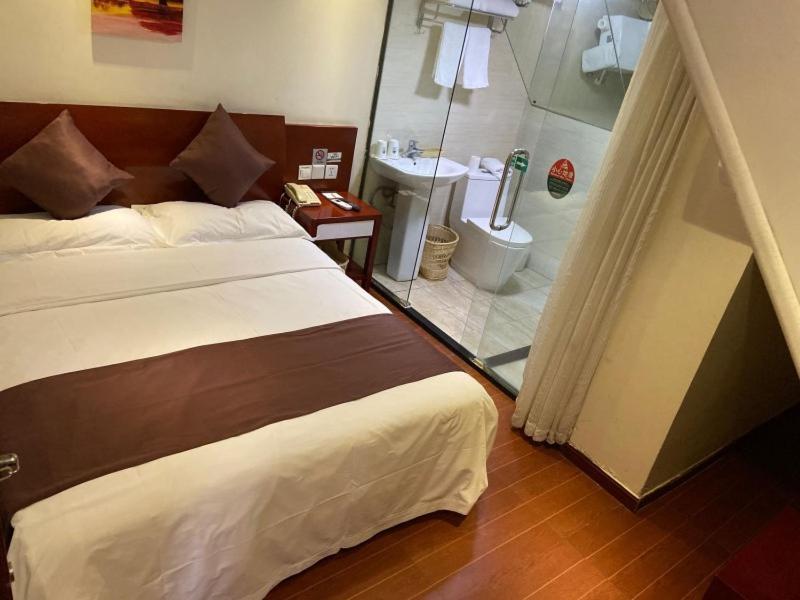 Greentree Inn Shanghai Songjiang University City New Songjiang Road Express Hotel מראה חיצוני תמונה