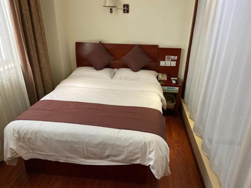 Greentree Inn Shanghai Songjiang University City New Songjiang Road Express Hotel מראה חיצוני תמונה